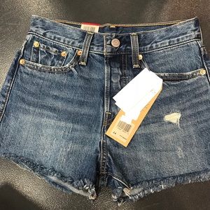 *blogger/fan fav* Levi’s Wedgie Shorts (New)